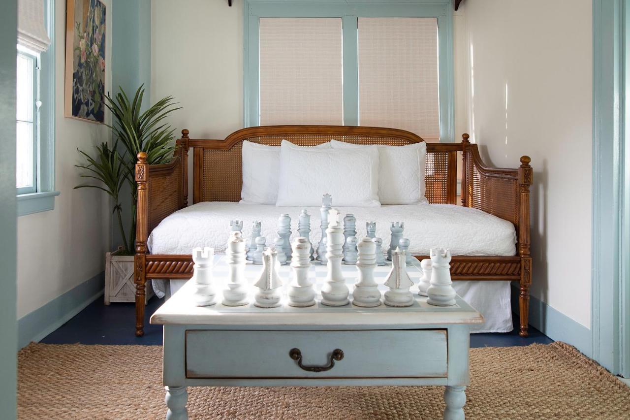 James Pharmacy Bed And Breakfast Old Saybrook Εξωτερικό φωτογραφία
